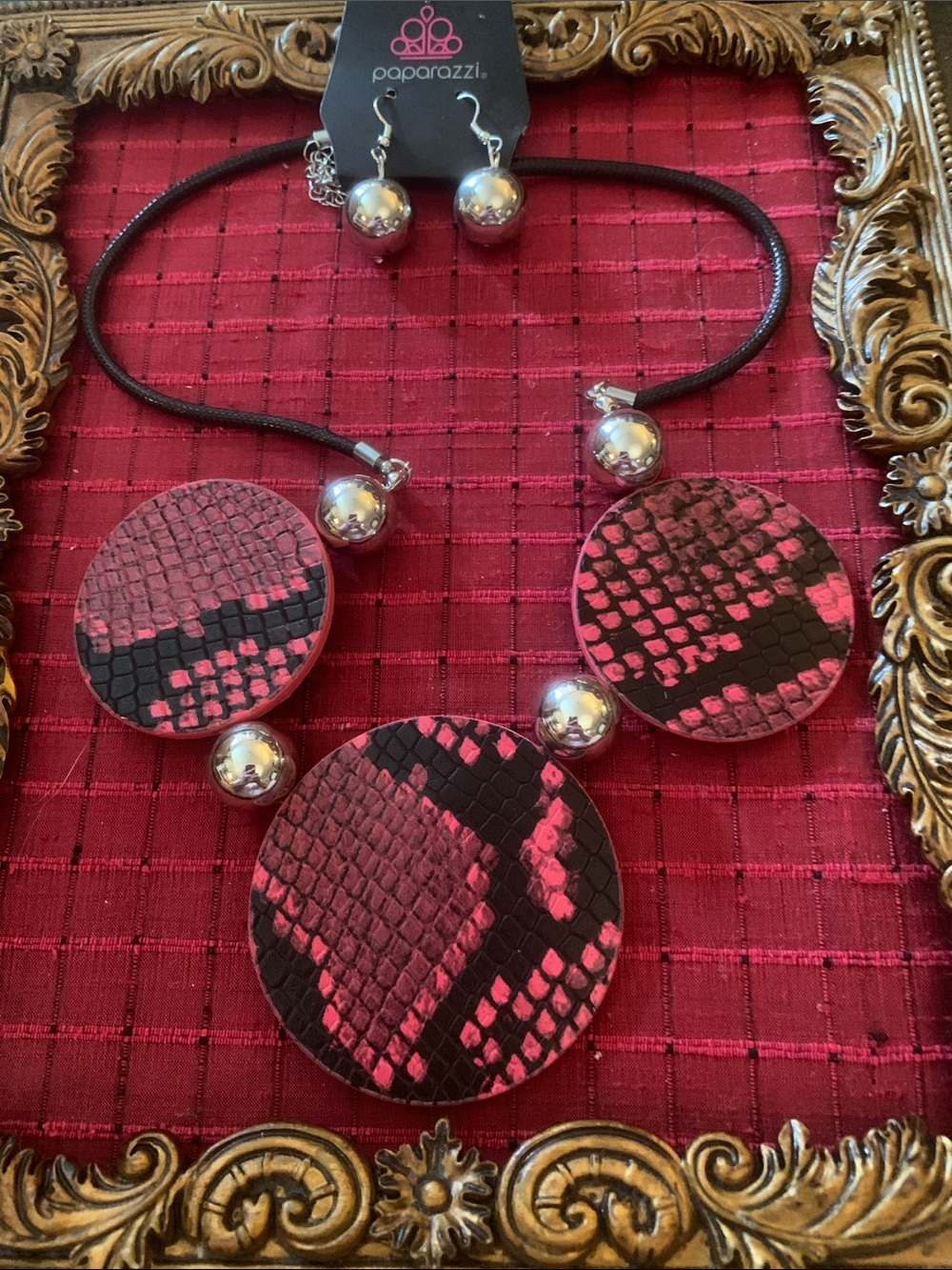 paparazzi Pink and Black Textured Circle Necklace & Earring Set